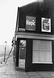 Cleaner: Manchester Street Corner 1973