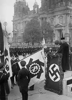 Helpers: Mandatory meeting of all Berlin emergency helpers in the Lus