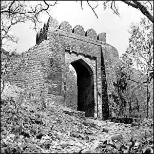 Compund: Mandu - India - Gateway in a high wall