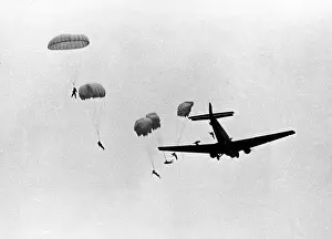Parachutes: Maneuver of paratroopers with mass jump