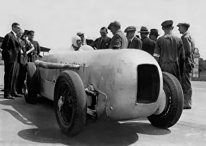 Avus: Manfred von Brauchitsch at the training on the Avus, 1932