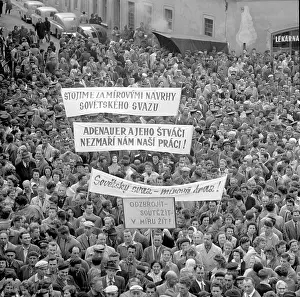 Mucha: Manifestation against revanshism and support for