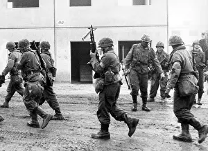 Berl: Manoeuvre of US army in the Parks Range in Berlin