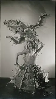 Manon: Manon Chaufour and Otto Werberg as Cactuses