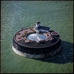 Aerofilms: No Mans Land Fort, Ryde, 2002