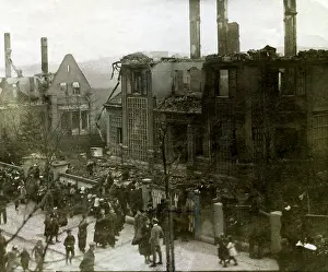 Impoverished: Mansions destroyed by Communists, 1920