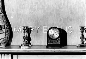 Mantlepiece: MANTLEPIECE CLOCK