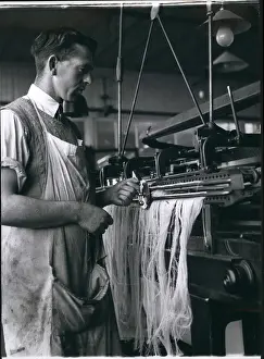 Tying: Manufacturing - Sewing - Textiles - Weaving