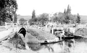 Mapledurham: Mapledurham, the Lock 1890
