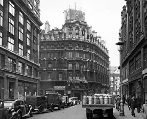 Photo Union Collection: Mapleton Hotel, Coventry Street, London
