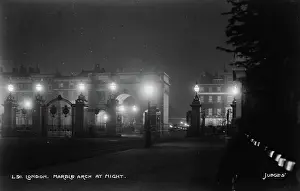 Majestically: Marble Arch at Night