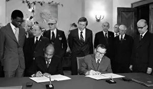 Mozambique: Marcelino dos Santos visits USSR