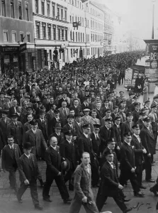 Hairdresser: March in Berlin on May 1, 1935