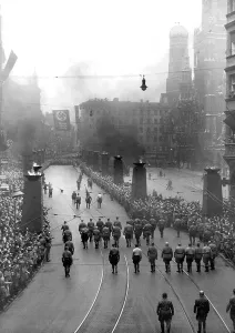 Approaches: March to commemorate the Beer Hall Putsch, 1935
