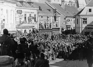 Jubilation: March-in of German troops in Austria