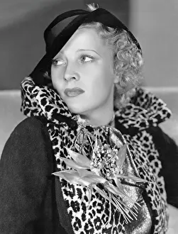 Headwear: Margot Grahame, 1936