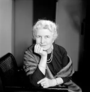 Bohr: Margrethe Norlund Bohr
