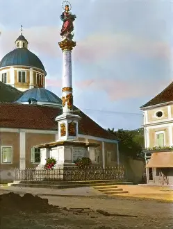 Joglland: Marian column on the main square in Poellau