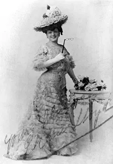 Lorgnette: Marie Lloyd