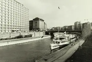 Marienbrucke: Marienbrucke in Vienna