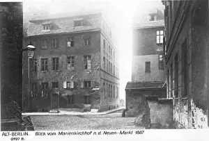 Backyard: Marienkirchhof in Berlin, 1887