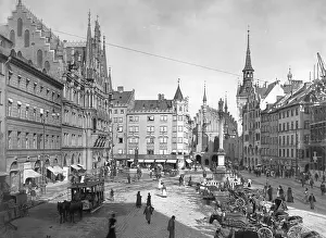 Bustle: The Marienplatz in Munich before 1914