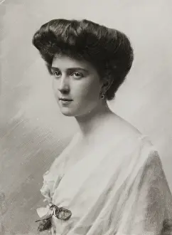 Csaky: Marietta Countess Csaky. Bust. 1908