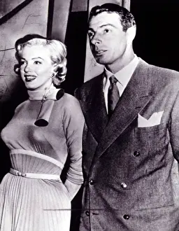 Dimaggio: Marilyn Monroe, Joe DiMaggio, 1952. ?