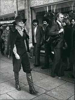 Selects: Marilyn Ward, Miss Great Britain, in Regent Street, London