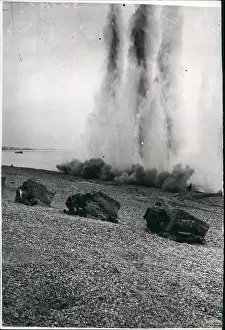 Frogmen: Marine commandos give landing demonstration