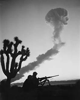 Yucca: US Marines during atomic bomb testing. Over ?