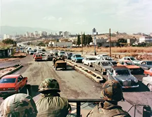 Peacekeepers: US Marines patrol the streets of Beirut ?