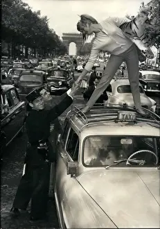 Liane: Marion Michael, German actress, in Paris