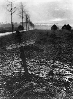 Meaux: Marked grave of German airman