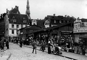 Wifes: Market at the Daugava riverside, 1917