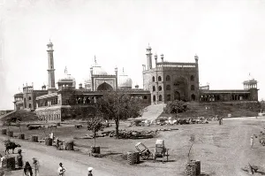 Masjid: Market traders, Jama Masjid mosque, Delhi, India, c.1880's