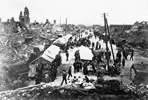 Impromptu: MARKETS IN LENS RUINS