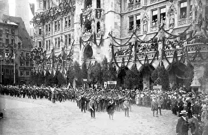 Shooters: Marksmen in front of the Town Hall