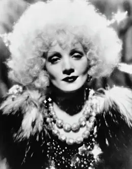 Glamor: Marlene Dietrich - Actress