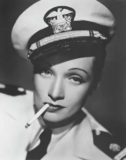 Glamor: Marlene Dietrich - Actress - Celebrity