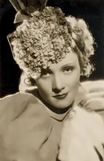 Glamor: Marlene Dietrich - Actress - Celebrity