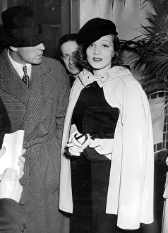 Beckoning: Marlene Dietrich upon her arrival in Hollywood (1937)