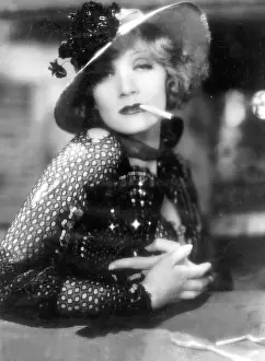 Sternberg: Marlene Dietrich in The Blonde Venus, 1932