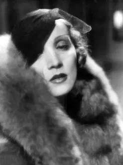 Sternberg: Marlene Dietrich in The Blonde Venus, 1932