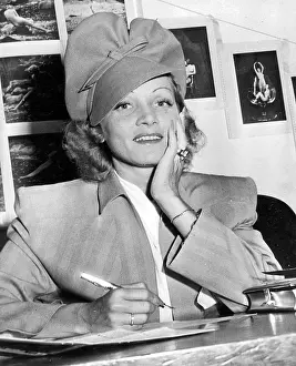 Becomes: Marlene Dietrich becomes U.S. citizen, 1939