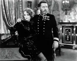 Mustached: Marlene Dietrich - Warner Oland - Celebrity