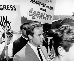 Picketers: Marlon Brando marches with CORE picketers ?
