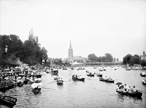 Houseboats: Marlow regatta