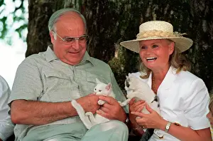 Junges: Married couple Kohl at Wolfgangsee in 1992
