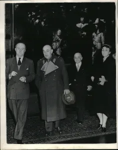 Papagos: Marshal Papagos, PM of Greece, visits Amsterdam